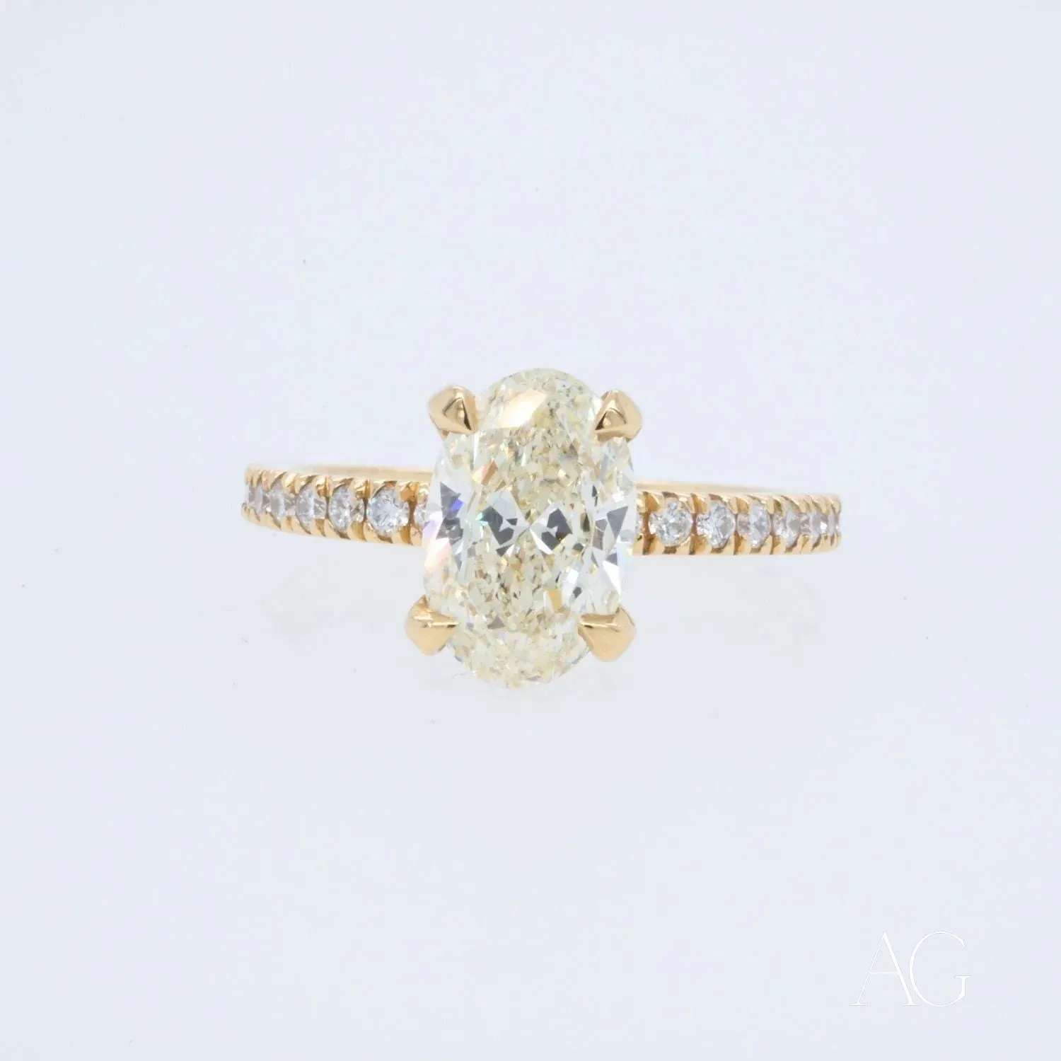 18k Gold Oval Diamond Engagement Ring