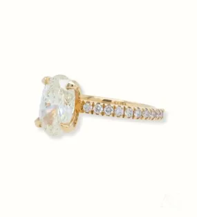 18k Gold Oval Diamond Engagement Ring