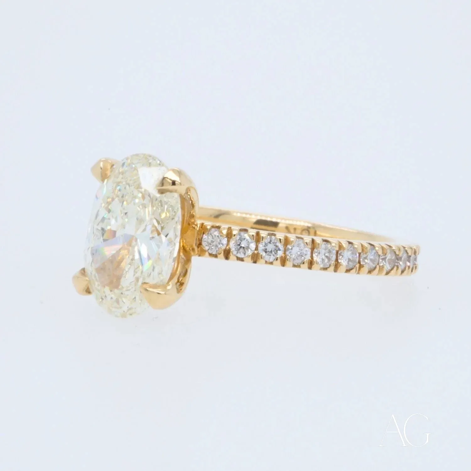 18k Gold Oval Diamond Engagement Ring