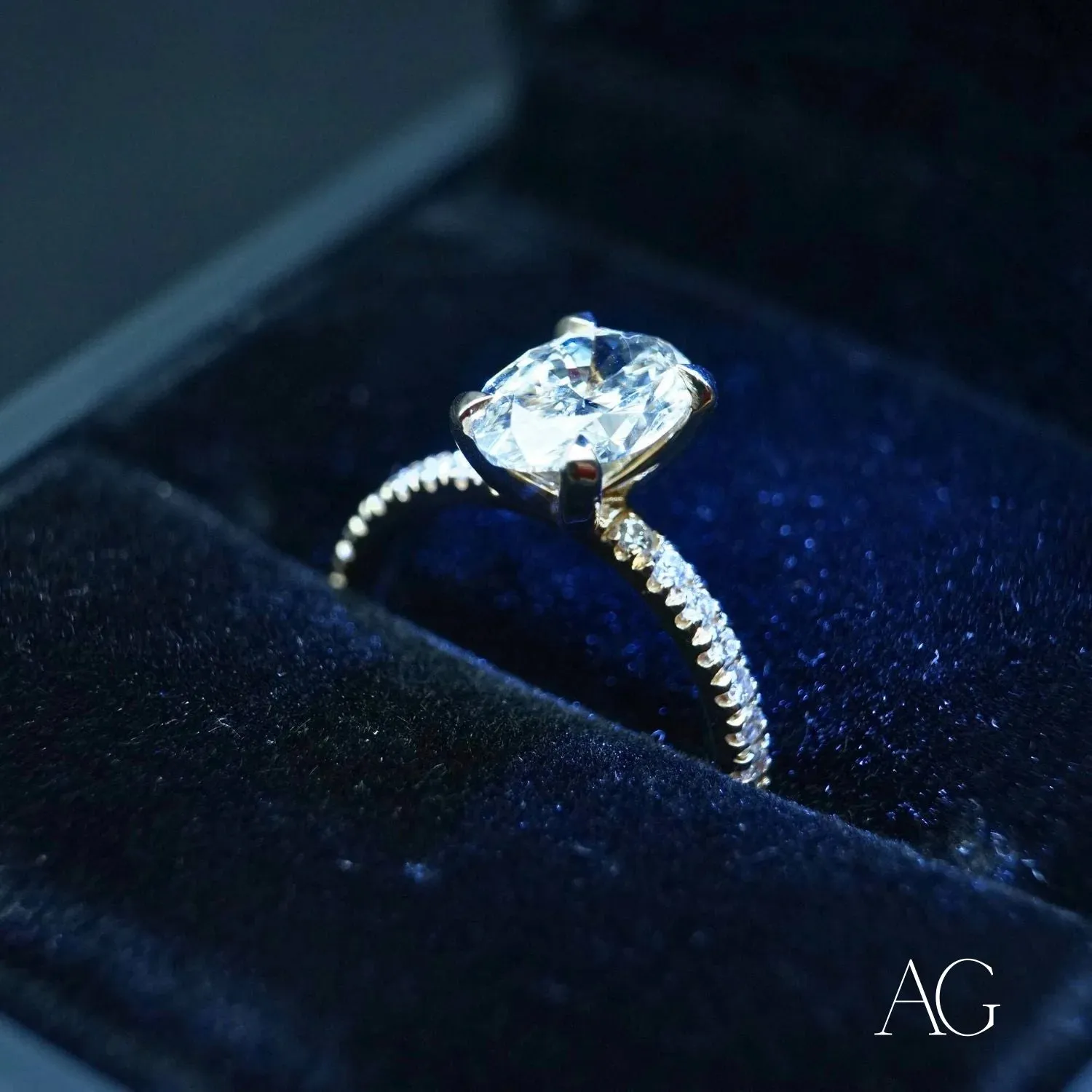 18k Gold Oval Diamond Engagement Ring