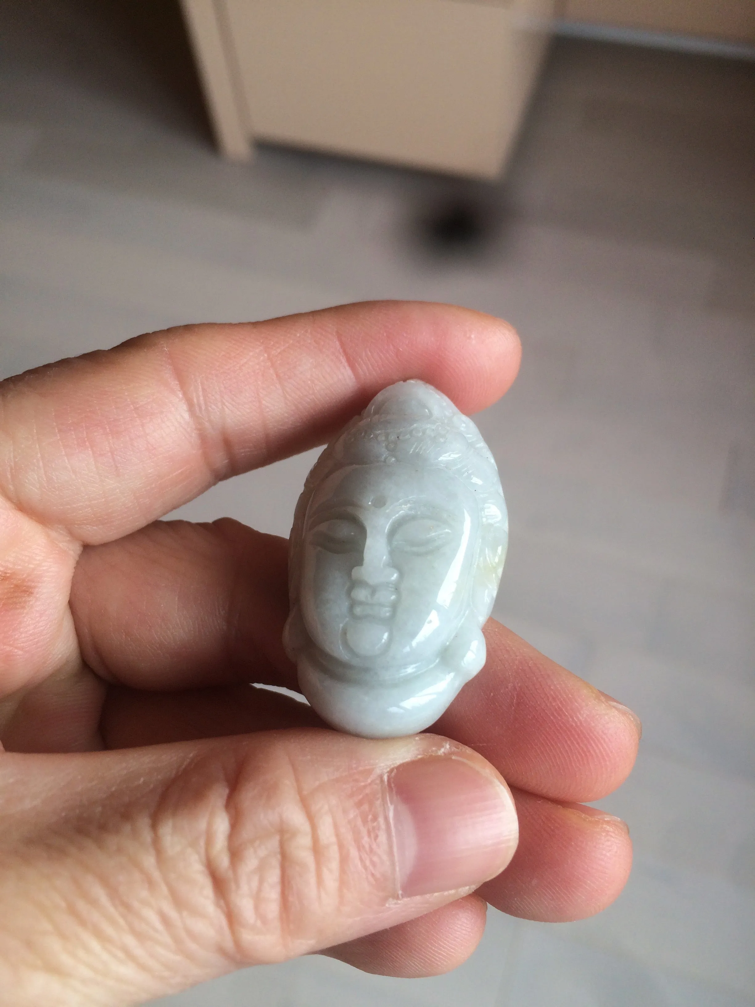 39mm 100% natural light green/white Guanyin jadeite jade pendant/hand held BF91