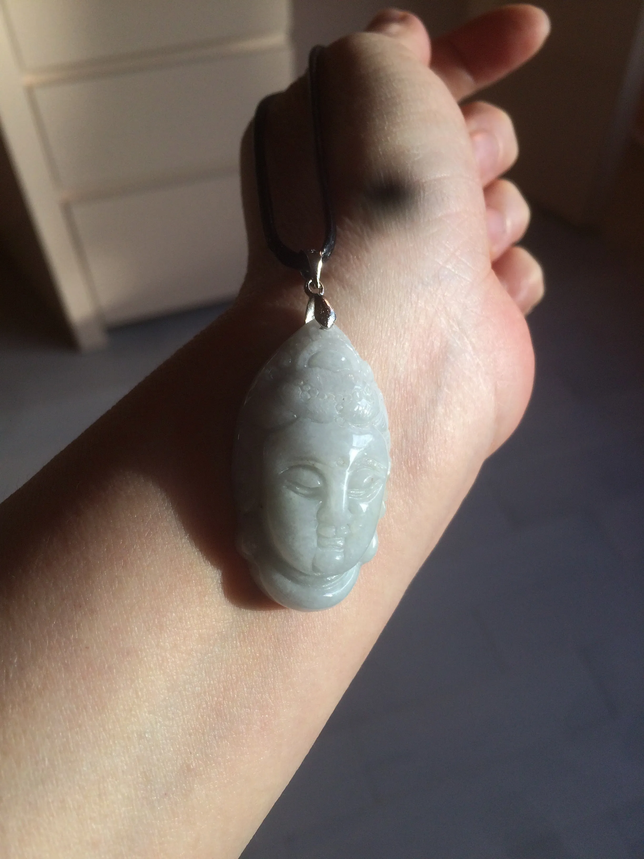 39mm 100% natural light green/white Guanyin jadeite jade pendant/hand held BF91