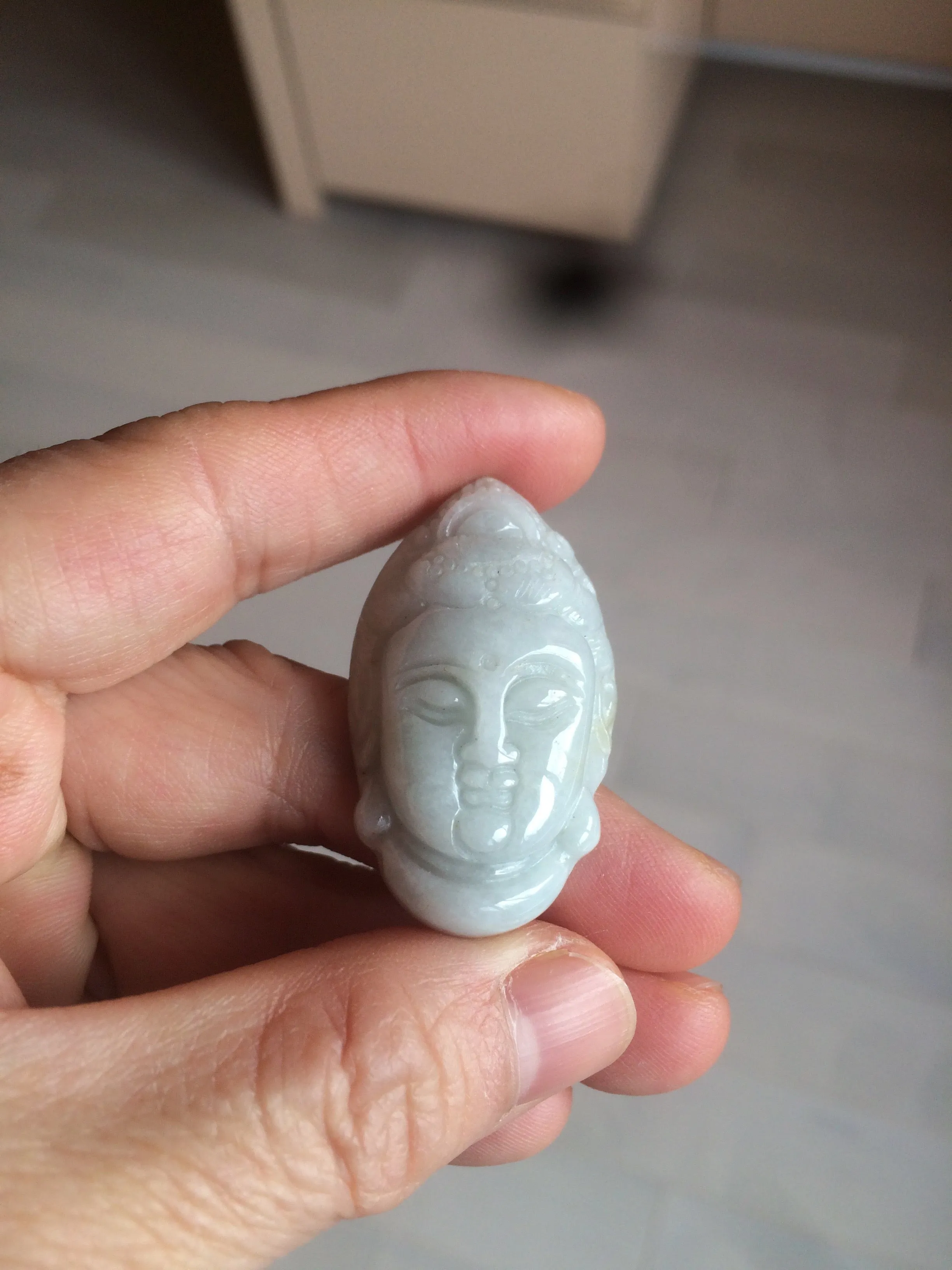 39mm 100% natural light green/white Guanyin jadeite jade pendant/hand held BF91