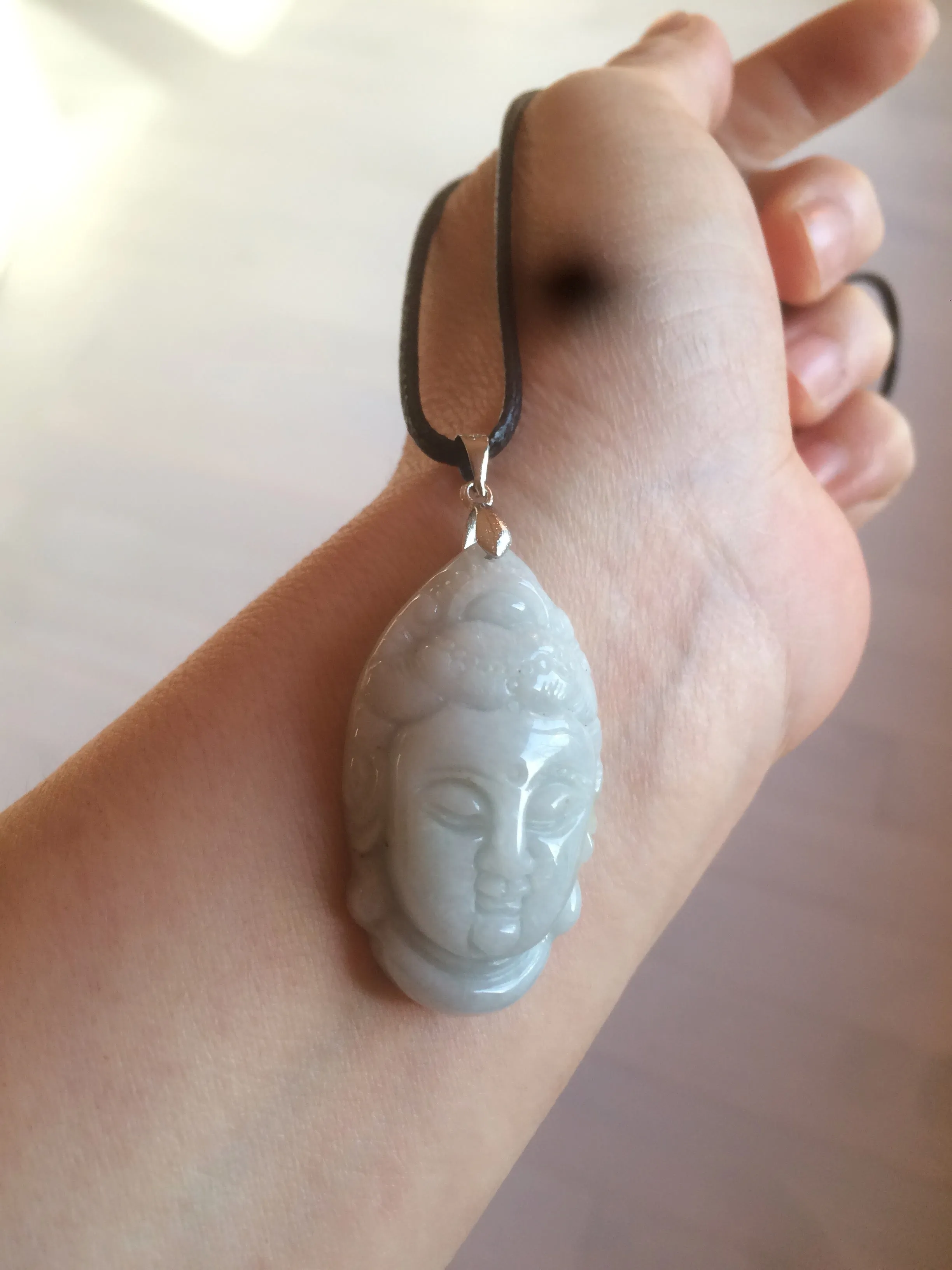 39mm 100% natural light green/white Guanyin jadeite jade pendant/hand held BF91