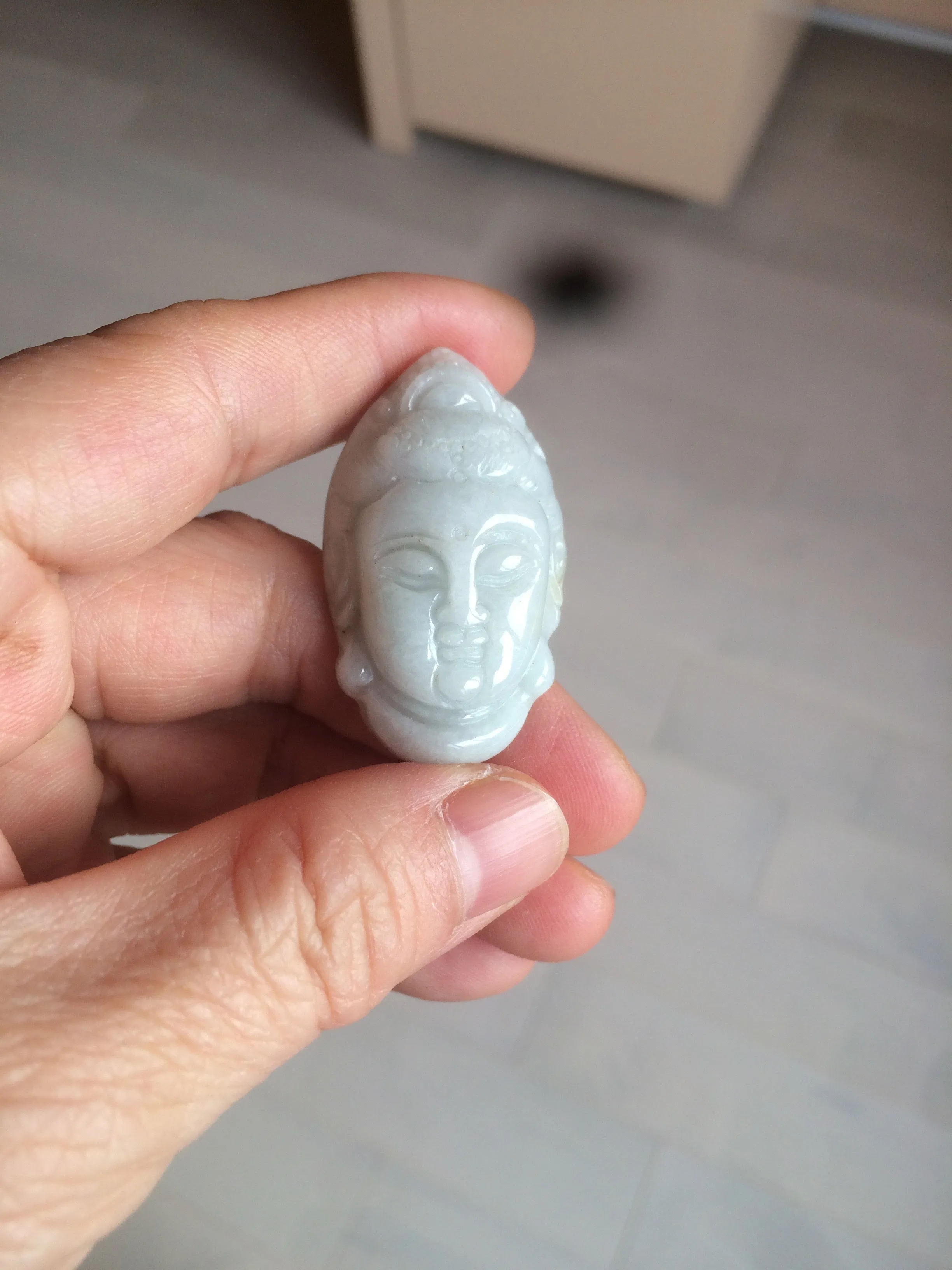 39mm 100% natural light green/white Guanyin jadeite jade pendant/hand held BF91