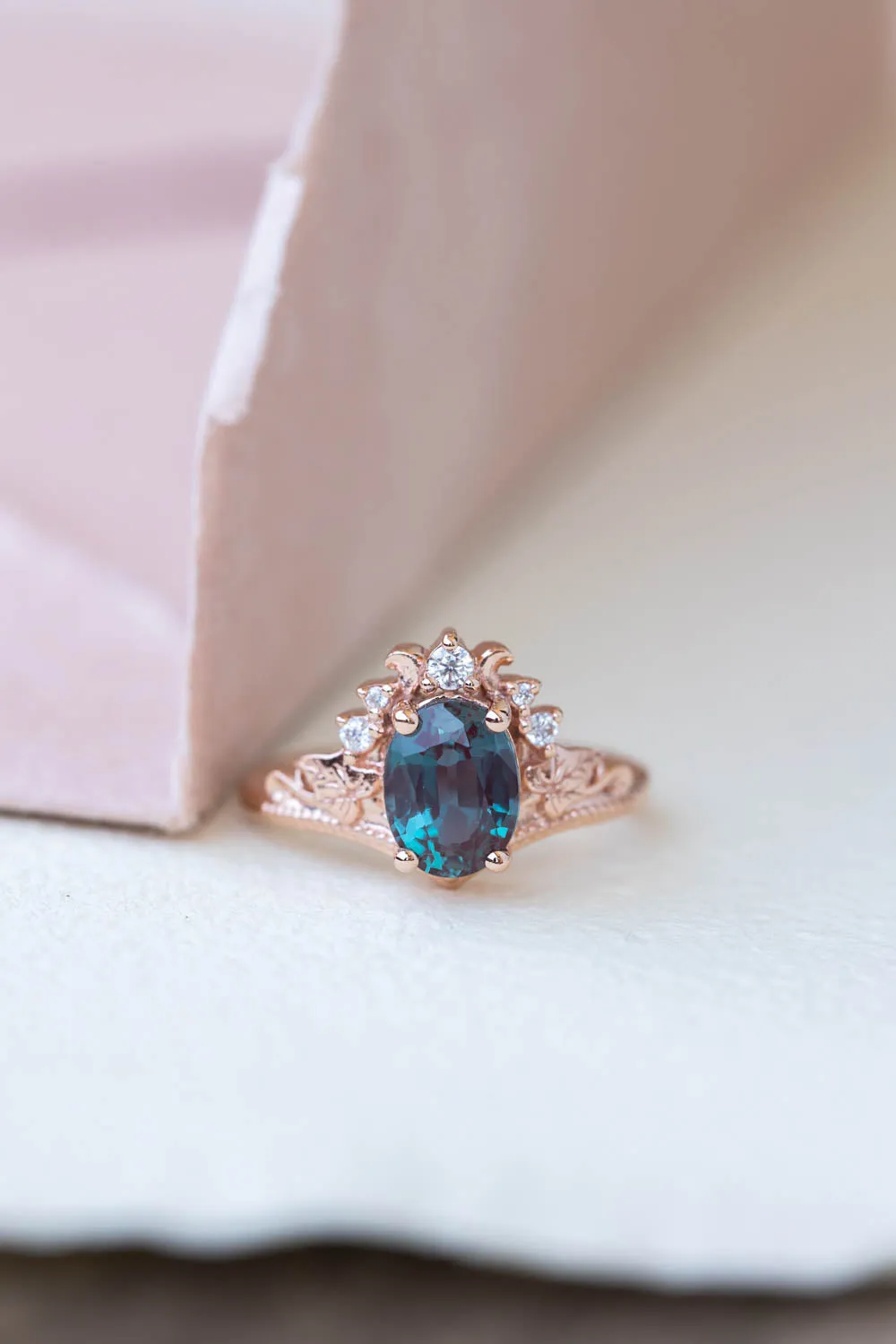 Alexandrite engagement ring with ivy leaves, colour changing gemstone gold ring / Ariadne