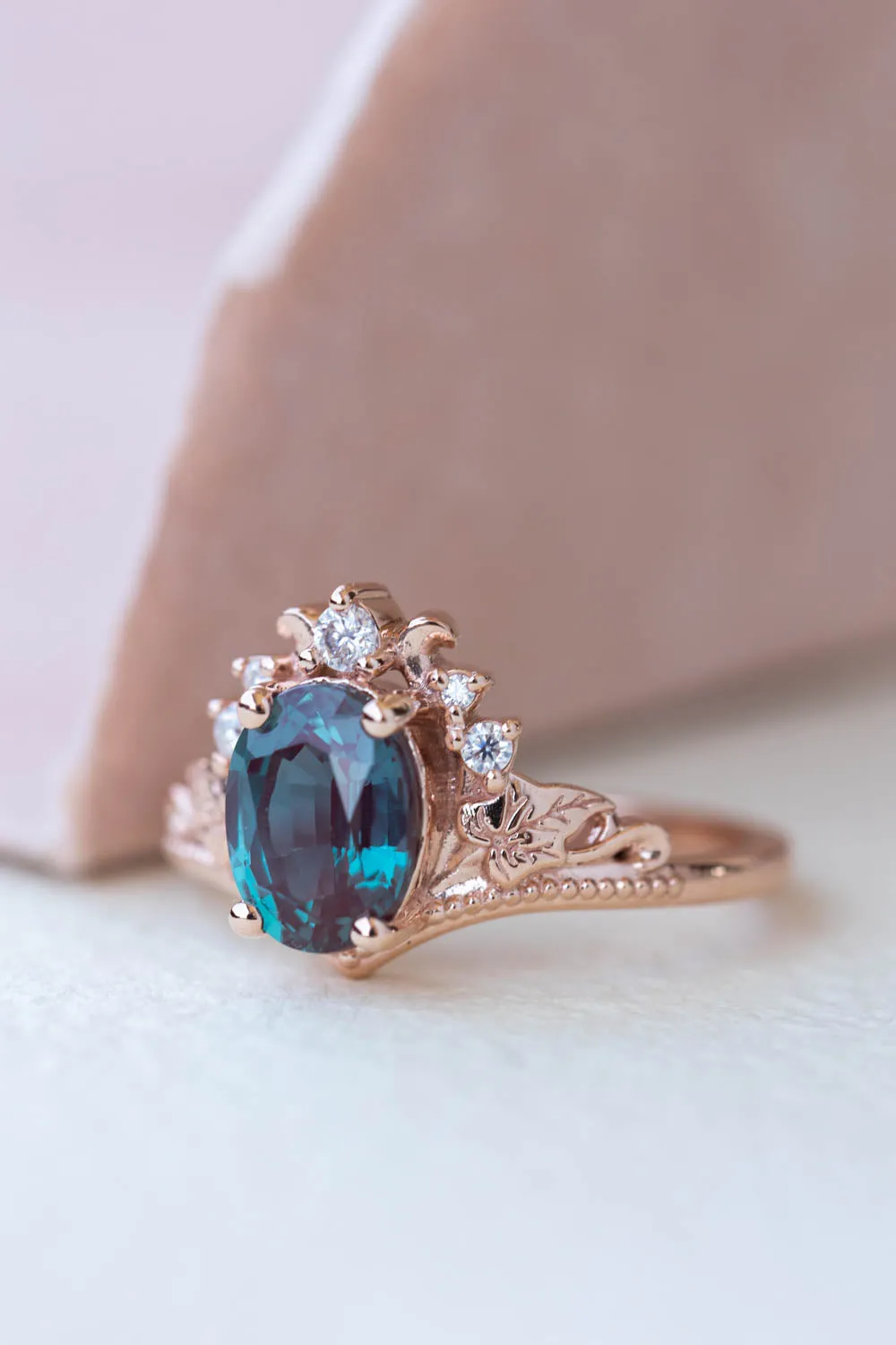 Alexandrite engagement ring with ivy leaves, colour changing gemstone gold ring / Ariadne