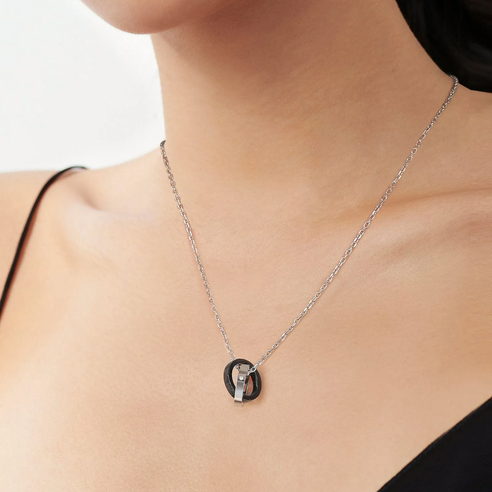 Black Checkerboard Double Ring Pendant Necklace