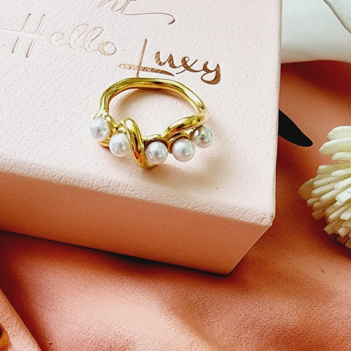 Miss Flirty Ring