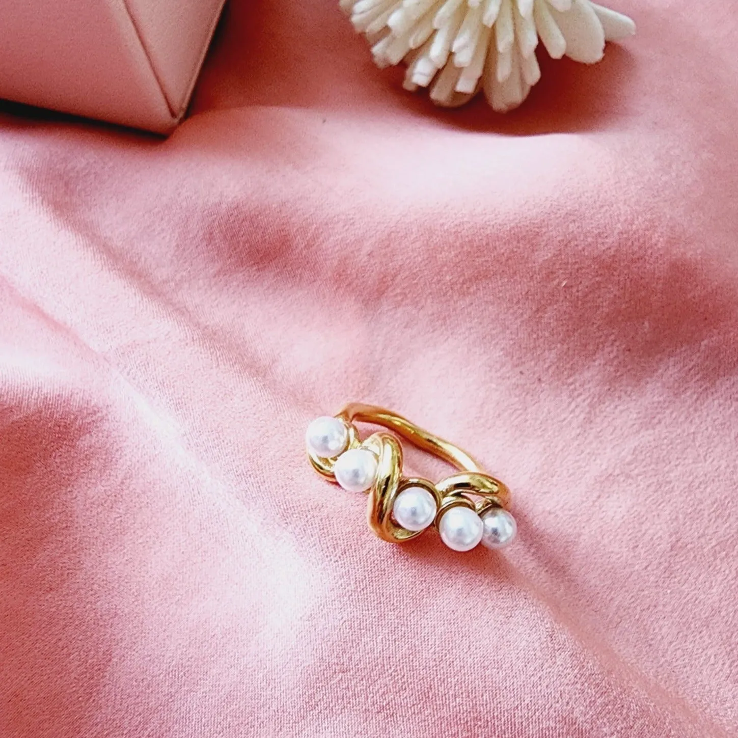 Miss Flirty Ring