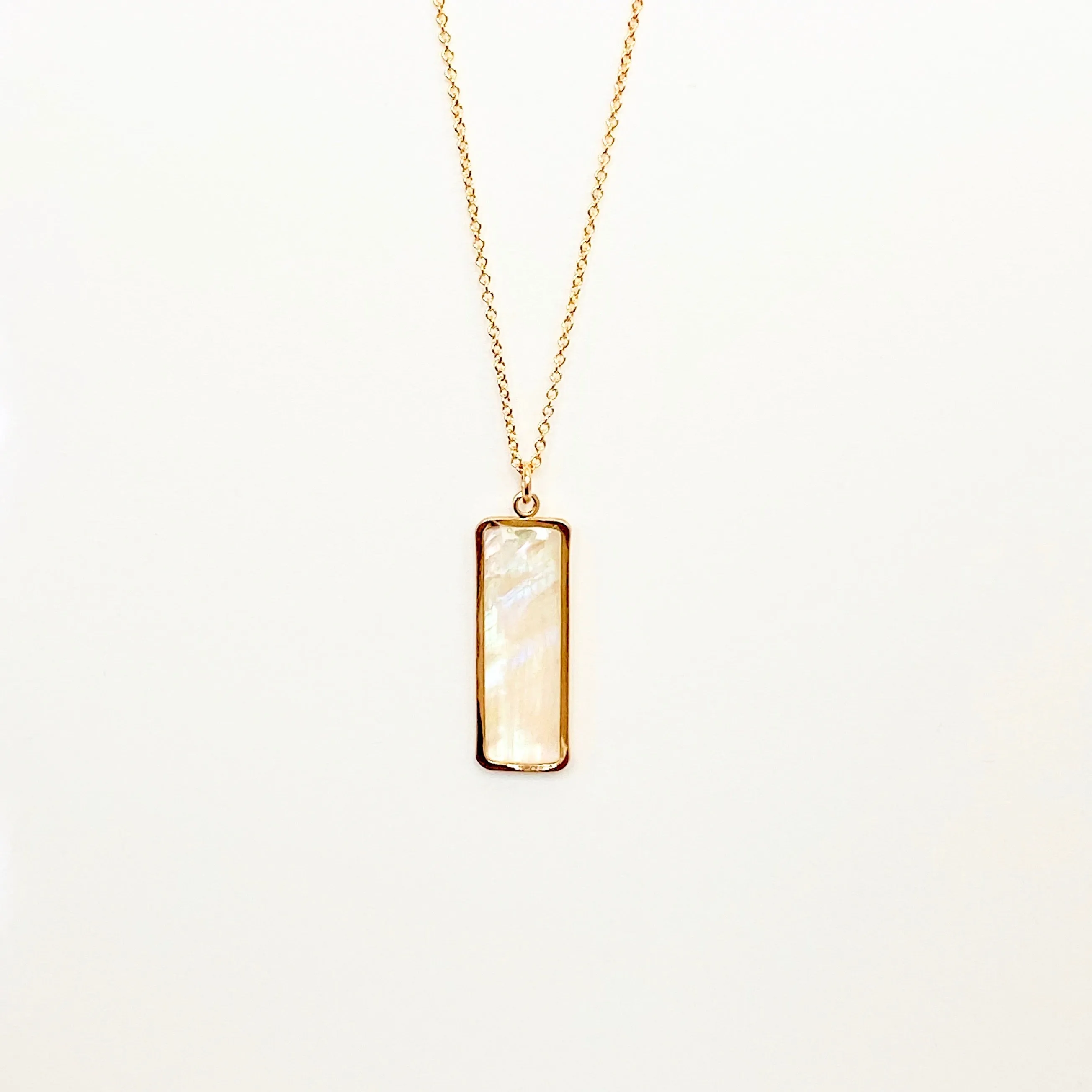 Mother of Pearl Pendant Necklace