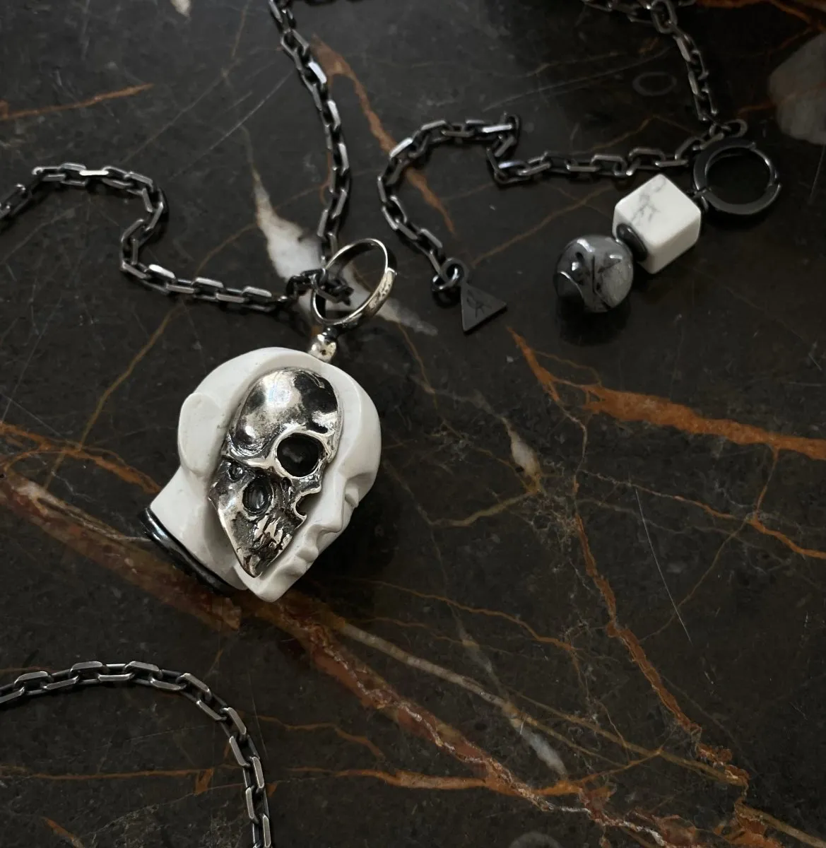 Oracle Skull pendant - white